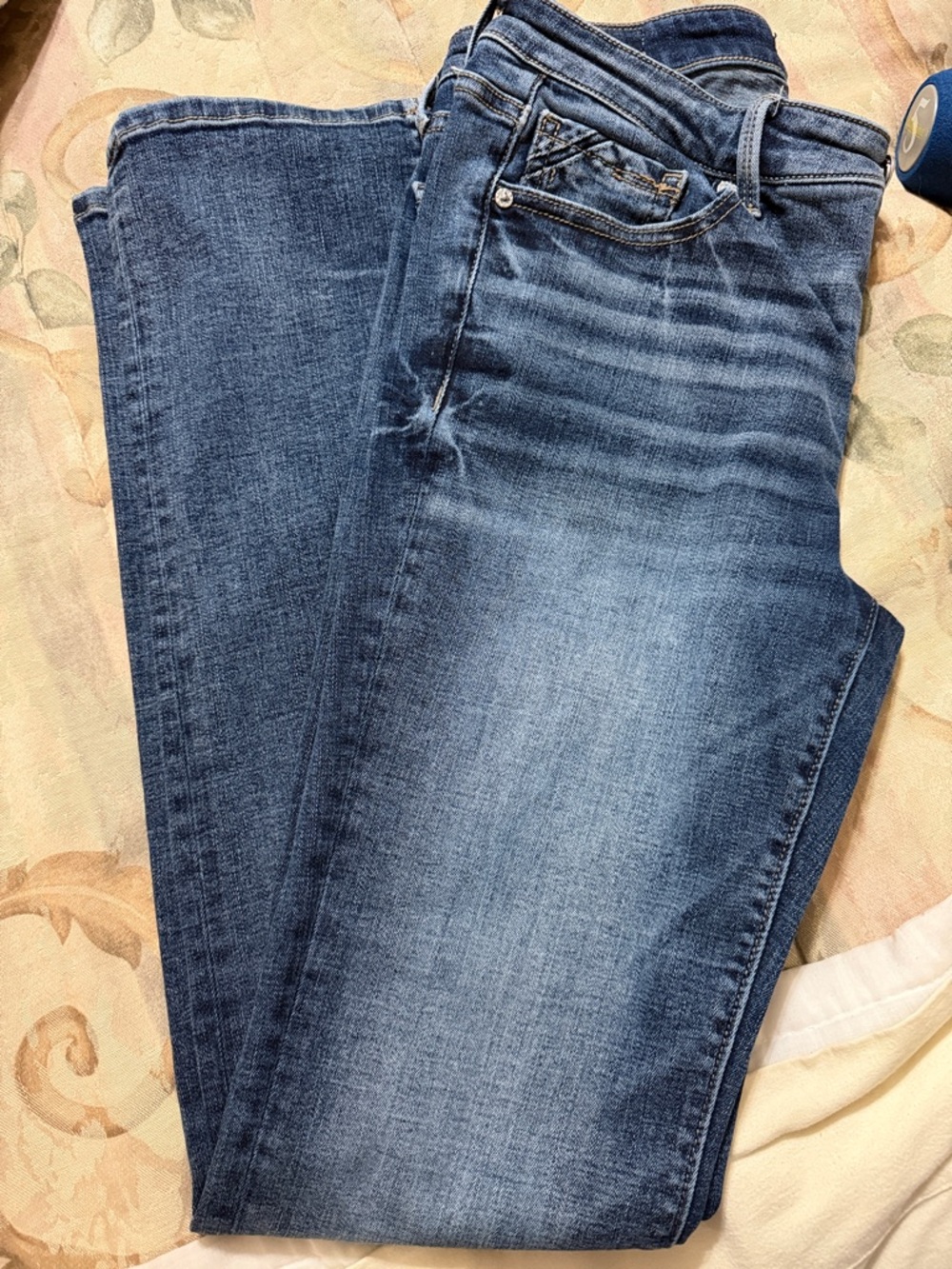 Buckle Black Women's Straight Leg Jeans - Washed Blue